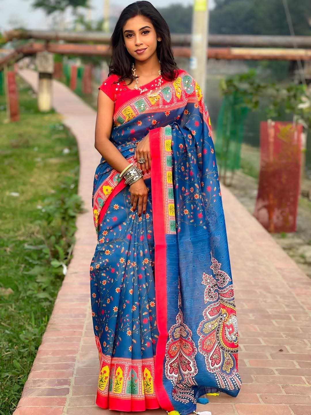 Semi Silk Sharee With Blouse Pece